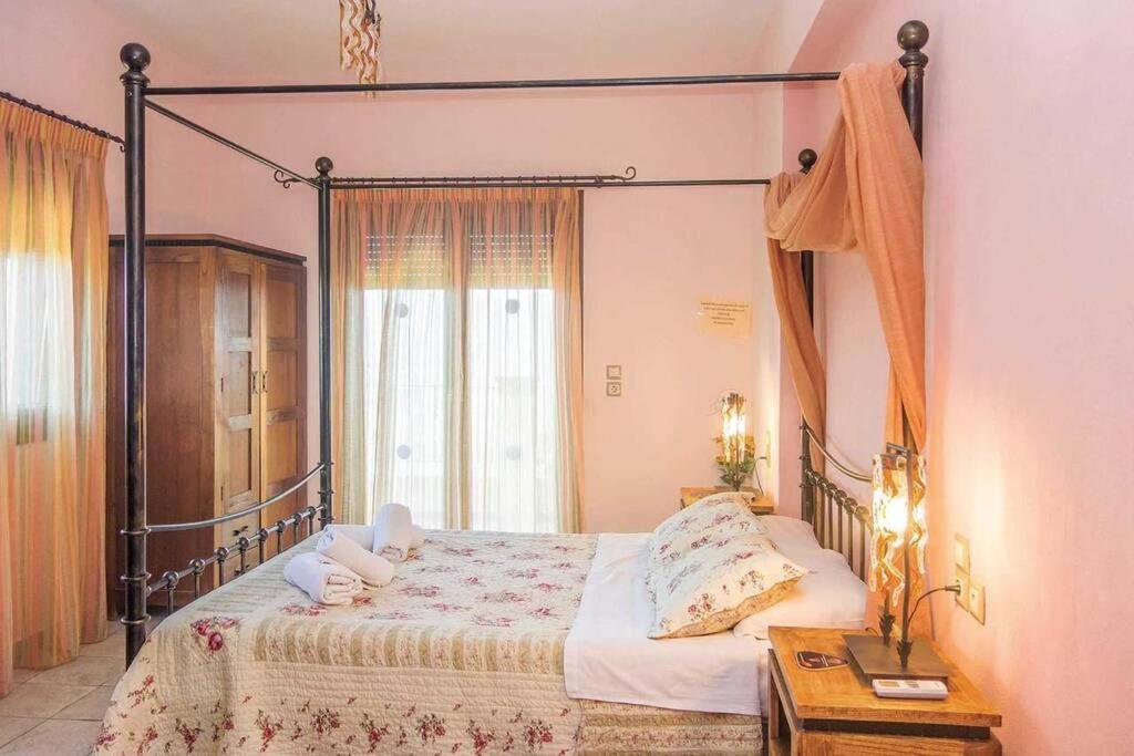 סקופלוס טאון Villa Ouranos In Pefkias מראה חיצוני תמונה