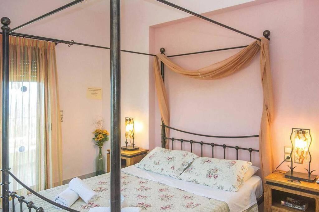 סקופלוס טאון Villa Ouranos In Pefkias מראה חיצוני תמונה