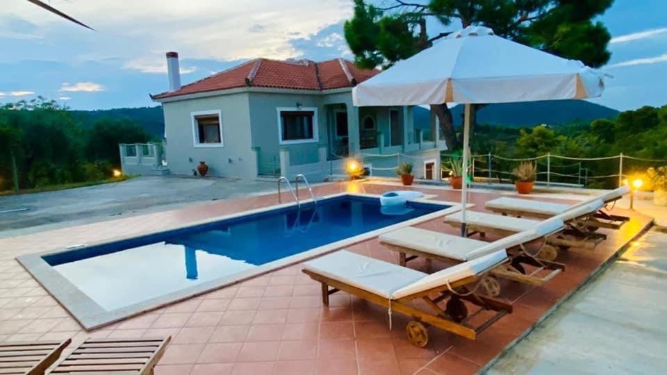 סקופלוס טאון Villa Ouranos In Pefkias מראה חיצוני תמונה